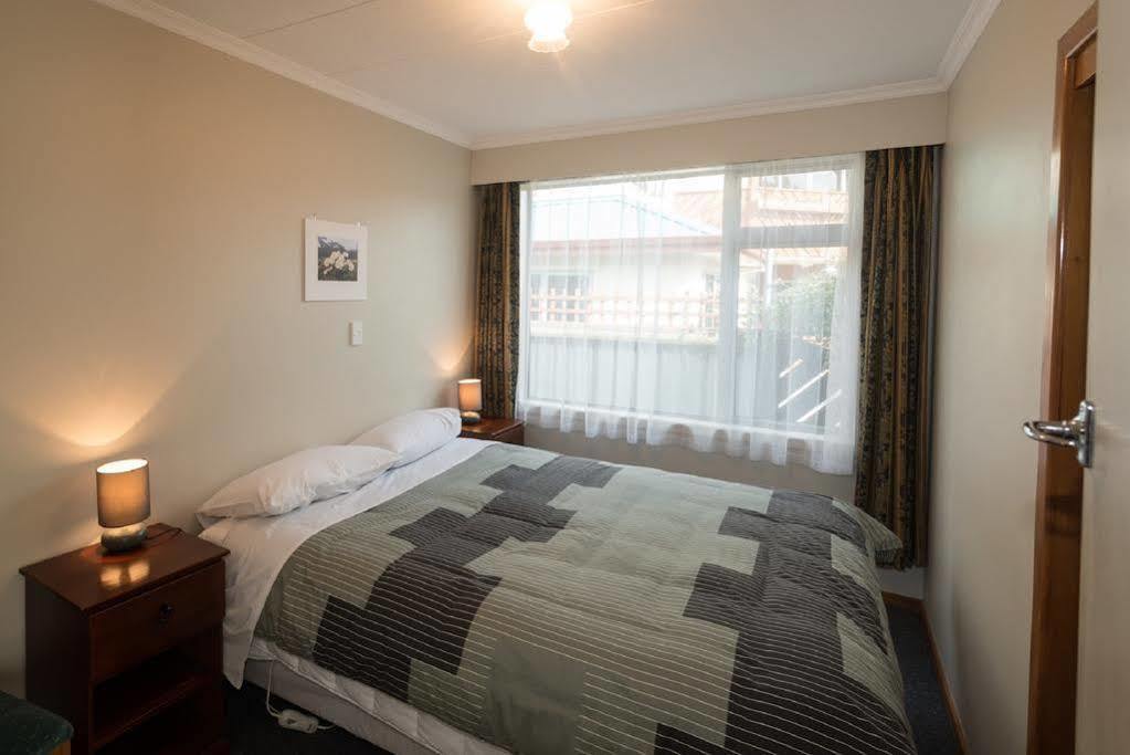 Accommodation Fiordland -The Three Bedroom House At 226A Milford Road 蒂阿瑙湖 外观 照片