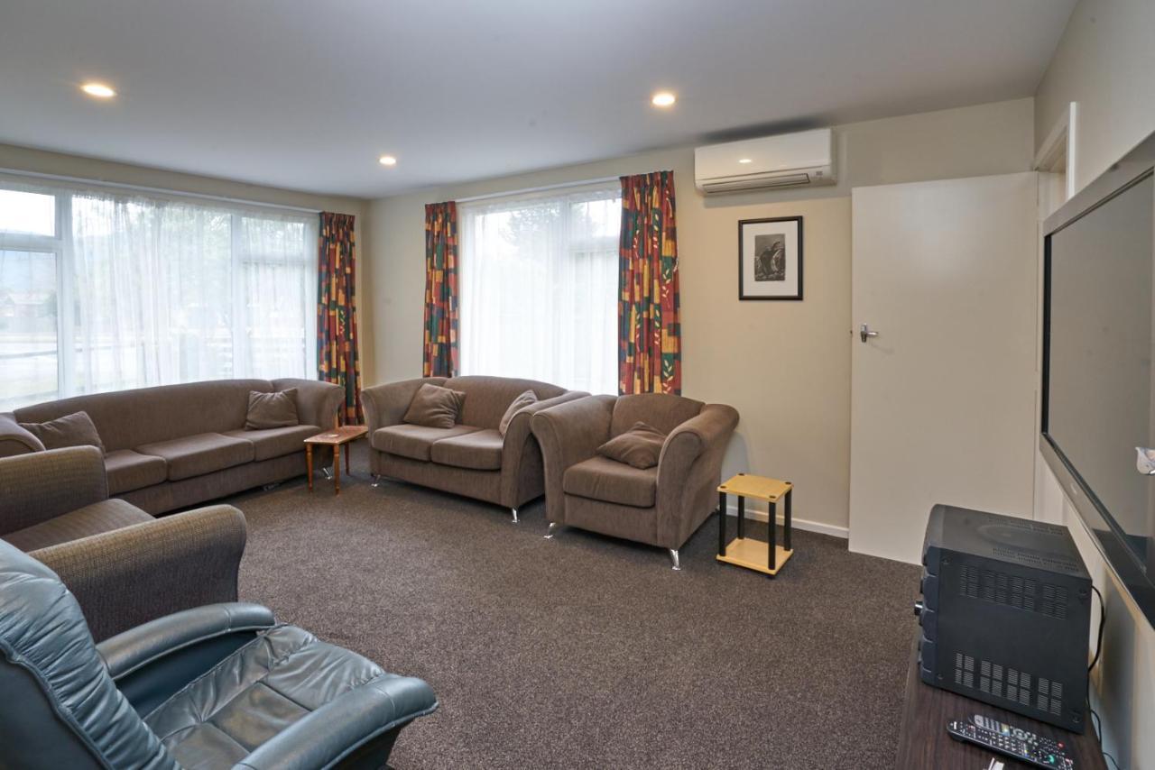 Accommodation Fiordland -The Three Bedroom House At 226A Milford Road 蒂阿瑙湖 外观 照片