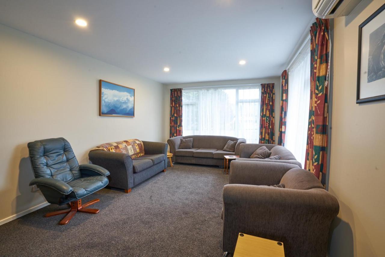 Accommodation Fiordland -The Three Bedroom House At 226A Milford Road 蒂阿瑙湖 外观 照片
