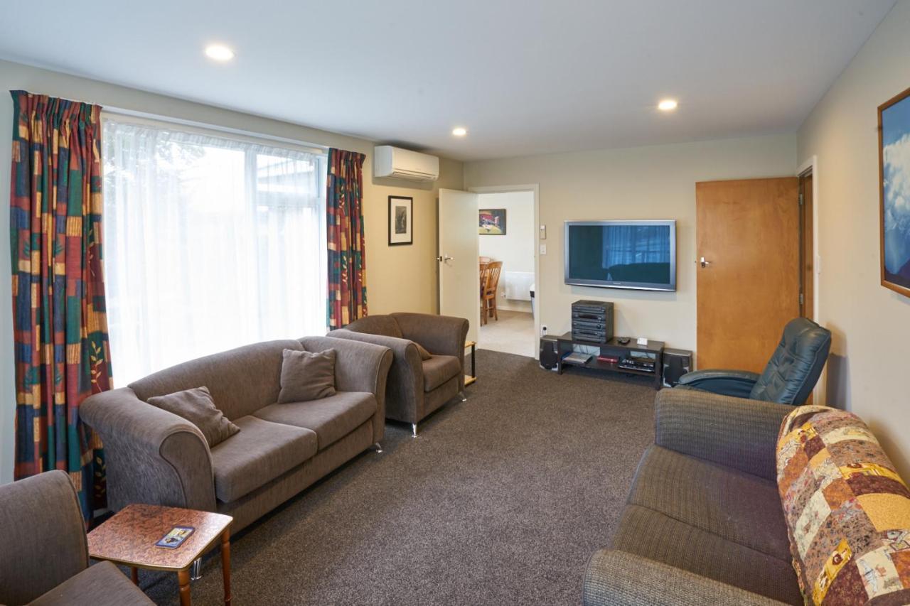 Accommodation Fiordland -The Three Bedroom House At 226A Milford Road 蒂阿瑙湖 外观 照片