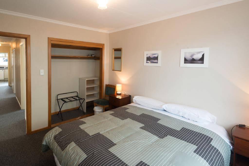 Accommodation Fiordland -The Three Bedroom House At 226A Milford Road 蒂阿瑙湖 外观 照片